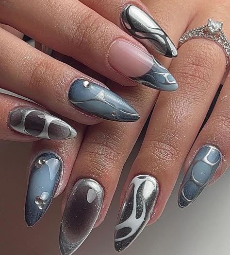 30 Cool Chrome Nails to Inspire You Futuristic Nails, Nail Art Chrome, Metallic Nails Design, Cheetah Print Nails, Airbrush Nails, Viral On Tiktok, Eye Nails, Stylish Nails Designs, Metallic Nails