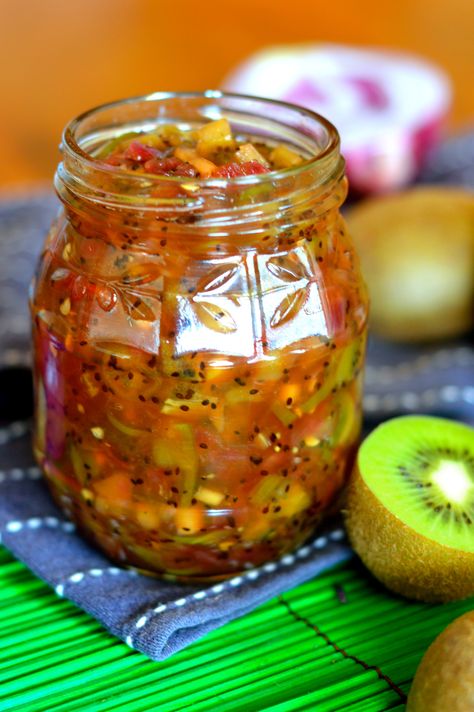 Kiwi Chilli Chutney – for my senses. Chilli Chutney Recipes, Kiwi Jam, Chilli Chutney, Kiwi Recipes, Sweet Chilli Sauce, Kiwi Fruit, Sweet Chilli, Chutney Recipes, Tikka Masala