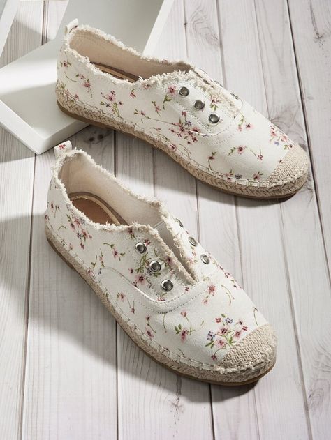 Floral Flat Shoes, Floral Espadrilles, Espadrille Flats, Floral Flats, Chic Heels, Women Flats, Chic Shoes, Ditsy Floral Print, Pointed Toe Flats