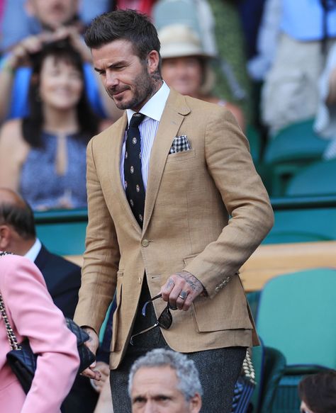 David Beckham as seen in the Ralph Lauren Purple Label Tan Linen Blazer. #RalphLauren #PurpleLabel Tan Blazer Outfits Mens, Suits And Boots, Tan Blazer Outfits, Linen Blazer Men, David Beckham Suit, David Beckham Style, Inter Miami Cf, Bespoke Suits, Mens Smart Casual Outfits