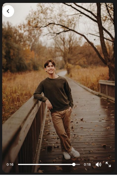 Fall Boy Senior Pictures, Senior Boy Photos, Boy Senior Pictures Poses, Senior Boy Poses Outdoors, Boys Poses Photography, Boys Senior Picture Ideas Outdoors, Boy Senior Pictures Poses Outdoor, Skater Pics, Siblings Photoshoot