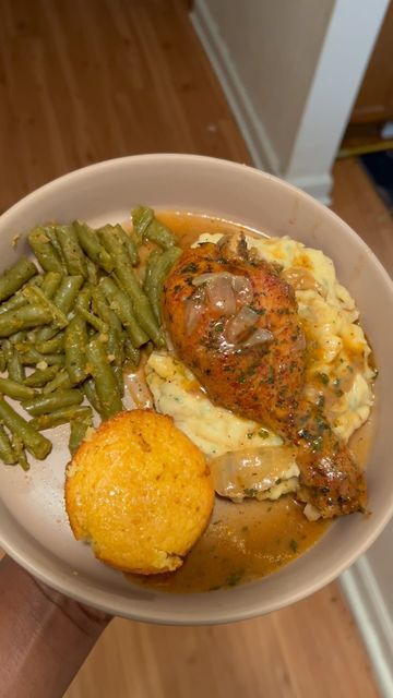 Long Lasting Meals Dinners, Soulfood Meals, Mash Potato Dinner Ideas, Home Cooked Meals Dinners, Chicken And Mashed Potatoes Recipes, Meals With Mashed Potatoes, Home Cooked Meals Aesthetic, Dinner Ideas Rice, Chicken Potato Recipes