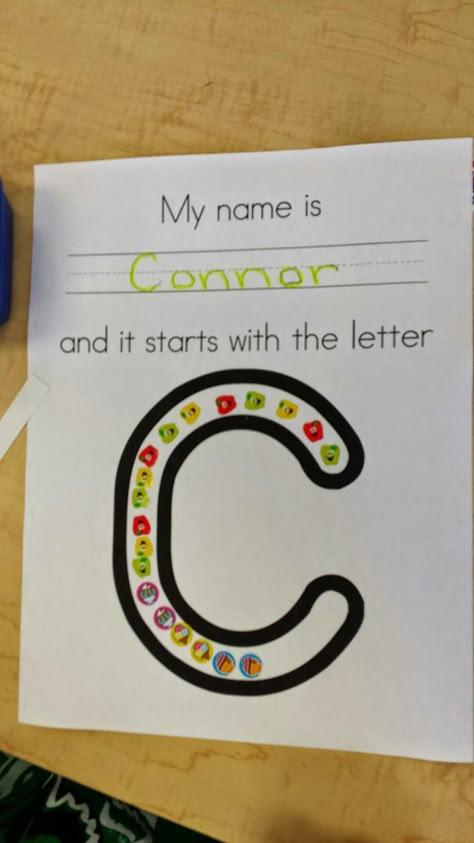 Hi everyone! We are back to school here in California. I am done with my first week of Kindergarten. Only one more week to go until my stude... Preschool Name Recognition, Kindergarten First Week, Preschool Journals, Kindergarten Names, Preschool Names, Name Practice, All About Me Preschool, Name Activities, Preschool Writing