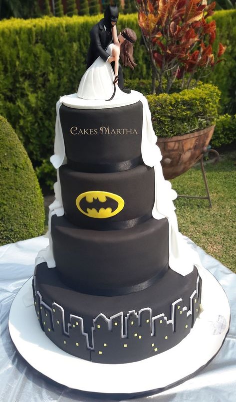 Catwoman Cake, Batman Wedding Cake, Batman Wedding Cakes, Irish Cake, Batman Wedding, Superhero Wedding, Towel Cake, Batman 2, Jessica Ann