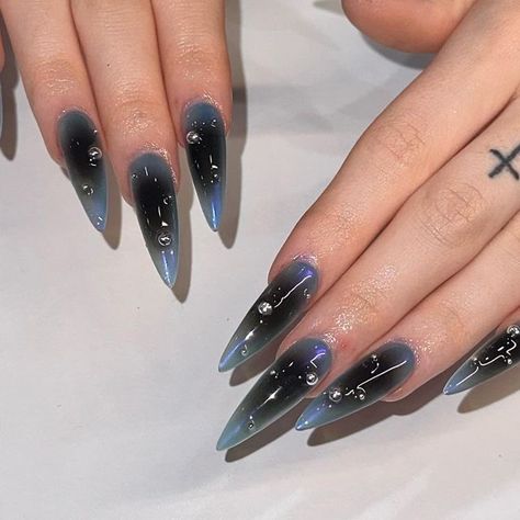 Nails Ideas Long, Long Nails Ideas, Jesus Nails, Nail Art Noir, Witchy Nails, Hippie Nails, Gothic Nails, Goth Nails, Edgy Nails