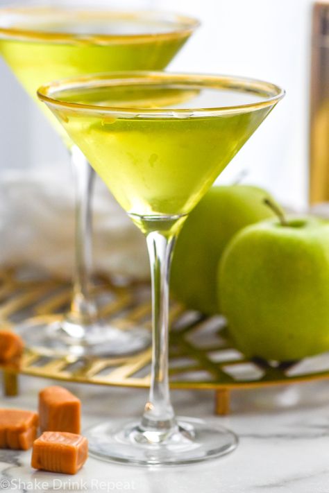 This caramel apple martini falls together with just three ingredients and a quick shake and tastes like a crisp fall day with each sip. Caramel Apple Cocktail, Apple Martini Recipe, Caramel Apple Martini, Martini Ingredients, Apple Cocktail, Apple Martini, Fall Cocktails Recipes, Measuring Ingredients, Martini Recipe