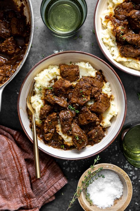 French Onion Braised Beef Salad Bowl Ideas, Tender Beef Tips, Tenderloin Tips, Braised Beef Recipes, Types Of White Wine, Beef Tips, Braised Beef, Tender Beef, Beef Stock