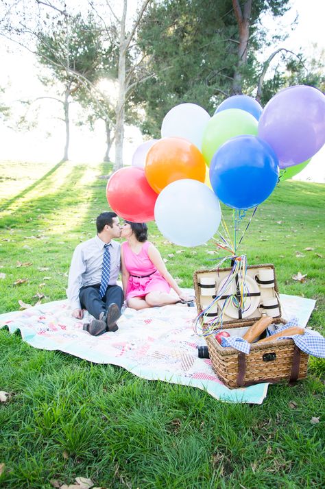 Disney Up Photo Shoot, Up Theme Backdrop, Up Disney Backdrop, Up Wedding Theme Disney, Up Themed Engagement Photos, Engagement Photos Balloons, Engagement Ring Instagram, Disney Up Wedding, Up Proposal