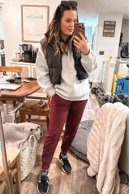 Crop puffer best, pullover, joggers and sneakers - midsize athleisure outfit #LTKcurves #LTKstyletip #tiktokstyle #midsizefashion #joggersstyle Midsize Athleisure Outfits, Midsize Athleisure, Jogger Outfits, Loungewear Style, Athleisure Outfit, Loungewear Fashion, Mid Size Fashion, Joggers Outfit, Adidas Originals Women