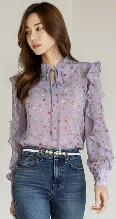 Checked Shirt Outfit, Floral Blouse Designs, Plus Zise, Women Blouses Fashion, Jeans Outfit Casual, Floral Print Blouses, Fashion Design Clothes, Women Shirts Blouse, Girls Fashion Clothes