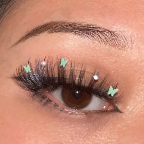 Eyelash Extensions Pictures, Cute Eyeshadow Looks, Eyelash Extensions Styles, Volume Lash Extensions, Perfect Eyelashes, Pretty Lashes, Lash Tech, Eyelashes Mascara, Stunning Eyes