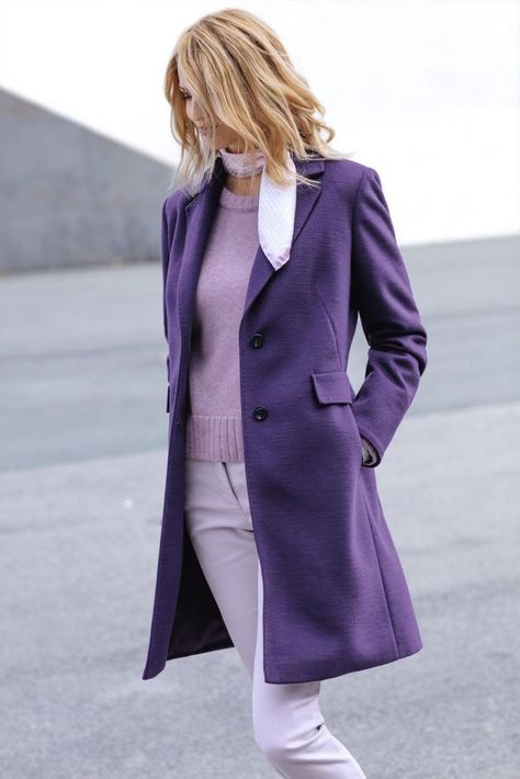 Purple Coat Outfit, Coat Outfits For Women, Style In Winter, Outfit Informal, Winter Mode Outfits, Winter Coat Outfits, Outdoor Jackets, Purple Coat, Business Outfits Women