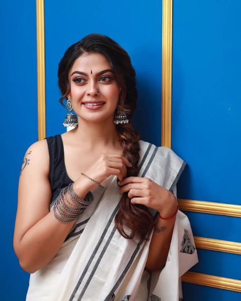 Anusree Actress, Anusree Nair, Onam Look, Onam Saree, Saree Black, Young Actresses, Malayalam Actress, South Actress, Traditional Look