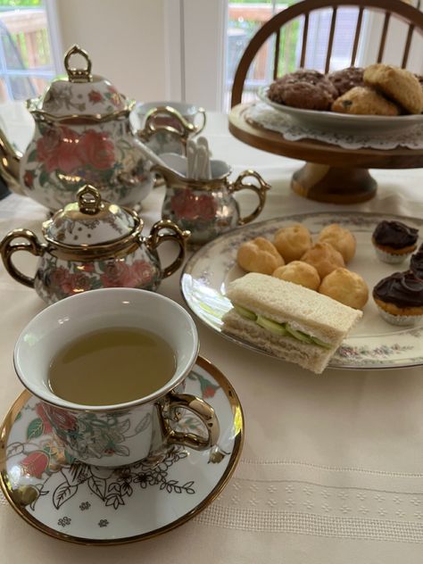 Yea Sets, Afternoon Tea Aesthetic Simple, Tea Set Aesthetic, Afternoon Tea Astethic, Tea And Pastry Aesthetic, English Afternoon Tea Aesthetic, Fairytale Core, Cup Of Tea Aesthetic Night, Tea Coquette