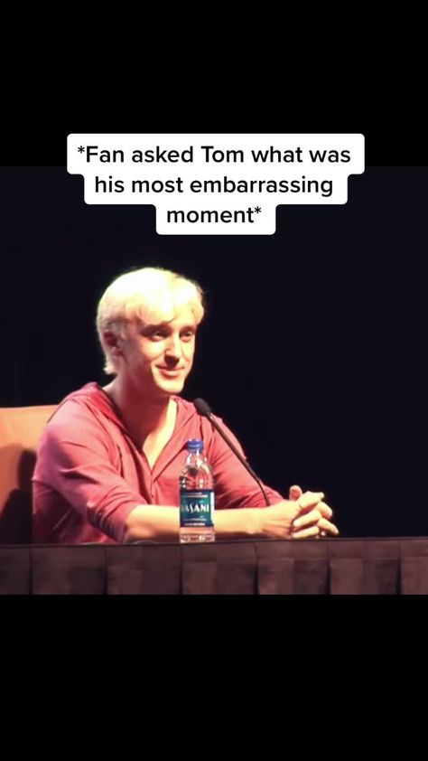 Draco Malfoy Crying, Draco Malfoy Prisoner Of Azkaban, Malfoys Mom, Draco Tok, Tom Felton Funny, Draco Malfoy Fanart, Chamber Of Secrets, Embarrassing Moments, Ravenclaw