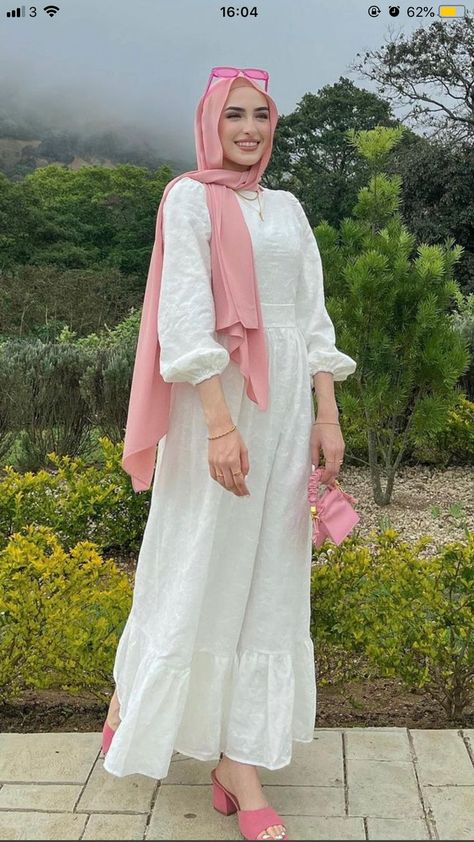 Outfits Muslim, Islamic Fashion Dresses, Hijab Fashion Summer, Ootd Hijab Casual, White Dress Outfit, Modest Casual Outfits, Lover Dress, Muslim Outfits Casual, Modest Dresses Casual