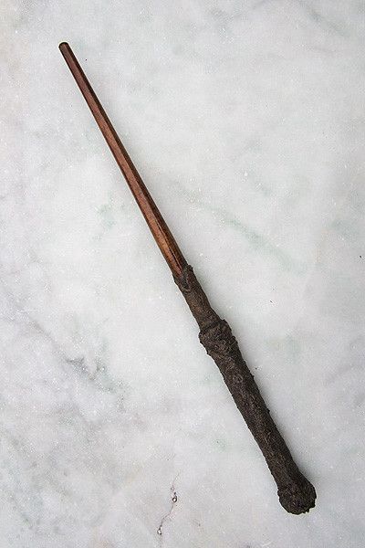 Harry Potter Stick, Wand Tutorial, Wand Diy, Dragon Heartstring, Wooden Wand, Harry Potter Cosplay, Buku Harry Potter, Wizard Wand, Wood Core