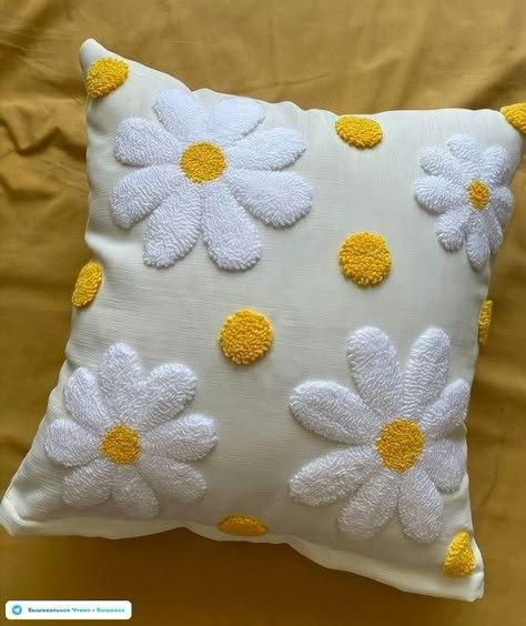 Embroidery Couture, Tufted Pillow, Punch Needle Pillow, Needle Cushion, Needle Pillow, Punch Needle Art, Pillow Crafts, Motifs Perler, Bantal Sofa