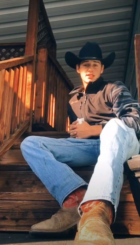 Country Guy Aesthetic, Blonde Country Boy, Cute Cowboys Teenagers, Country Teen Boy, Texas Guys, Hot Country Guy, Country Boy Clothes, Country Boy Style, Cute Cowboys