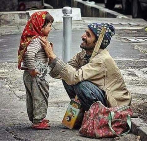 Poor but happy Poor Family, Marcel Proust, Poor Children, Poor People, People Of The World, People Photography, Happy People, Pics Art, Rumi