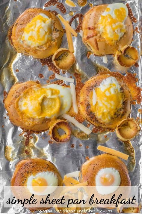 Bagel Egg In A Hole, Sheet Pan Breakfast, Egg Bagel, Egg In A Hole, Cheesy Eggs, Breakfast Burger, Breakfast Bagel, Simple Breakfast, Classic Breakfast