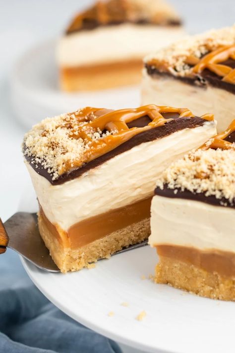 Millionaire's Cheesecake | Millionaires Shortbread | Cheesecake Recipe | Caramel Cheesecake Recipe Ginger Cheesecake Recipe, Shortbread Cheesecake, Millionaires Cheesecake, Scottish Scran, No Bake Caramel Cheesecake, Caramel Cheesecake Recipes, Millionaires Shortbread, Millionaire's Shortbread, Magic Custard Cake