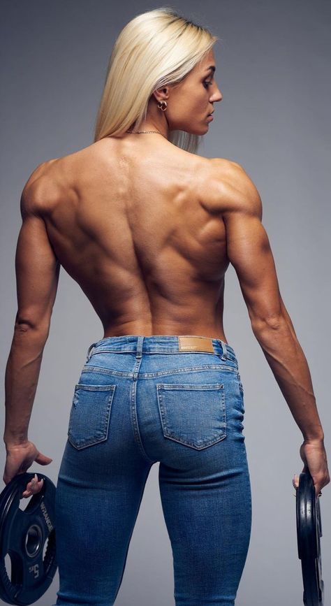 Muscular Back, Female Bodybuilder, Fitness Women, Fitness Inspiration Body, Female Anatomy, Fitness Models Female, Muscle Fitness, Muscle Women, Body Building Women