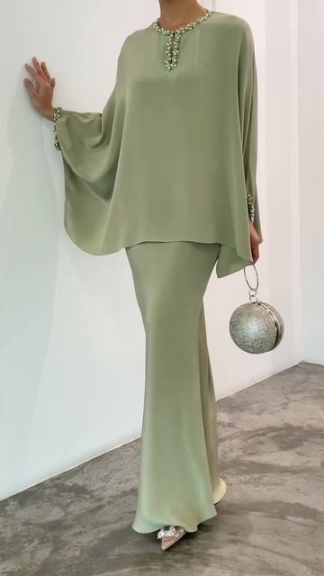 Modest Two Piece Outfits, Kurung Modern, Modest Dresses Fashion, Gaun Fashion, Short Design, Fancy Dresses Long, Modest Dresses Casual, Modesty Fashion, Muslimah Fashion Outfits