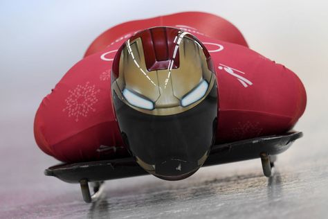 Ok, I'm obsessed with skeleton helmets now??? Skeleton Sport, Iron Man Helmet, Cool Skeleton, Pyeongchang 2018 Winter Olympics, Luge, Cute Posts, Sports Lover, Winter Olympics, Female Athletes