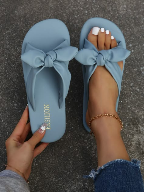 Stylish Shoes Heels, Elegant Shoes Heels, Trendy Slippers, Indian Shoes, Women Slippers Fashion, Custom Shoes Diy, Women Flat Sandals, Pretty Sandals, Shoes Heels Classy