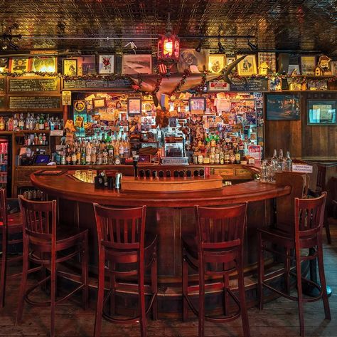 Dive Bar Aesthetic, Bar Aesthetic, Dive Bar, Small Towns, Diving, Bar, Black