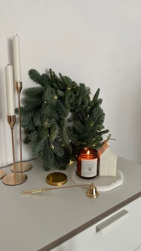 Christmas Aesthetic Home Decor, Winter Decor Aesthetic, Christmas Home Decor Aesthetic, Christmas Aesthetic 2024, New Year Aesthetic Decoration, Christmas Photos Aesthetic, Christmas Aesthetic Decoration, Christmas Aesthetic White, Christmas Candles Aesthetic