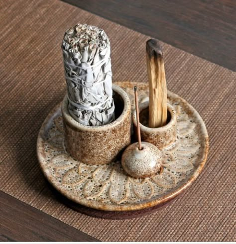 Air Dry Clay Phone Holder, Sage Holder, Wood Incense Holder, Nordic Style Home, Elegant Candle Holders, Clay Inspo, Incense Burner Holder, Ceramic Incense Holder, Ceramic Incense