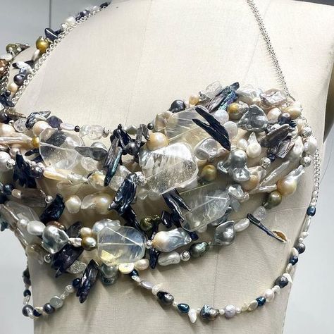 Grete Henriette on Instagram: "The Thelxiepeia Siren Set, Spine Body Chain 🧜🏼‍♀️🦪🐚 Handmade with Natural Freshwater Baroque and Keshi Pearls, Freshwater Shell, Lava Rock, Agate and Quartz Crystal 🔊 Sound on for some Pearl ASMR ✨🌊🐊🐳🦀🪷🐠🦈🐙" Beaded Body Jewelry, Grete Henriette, Crystal Bralette, Ocean Accessories, Sea Hag, Pearl Body Chain, Pearl Outfit, Water Crystals, Siren Costume