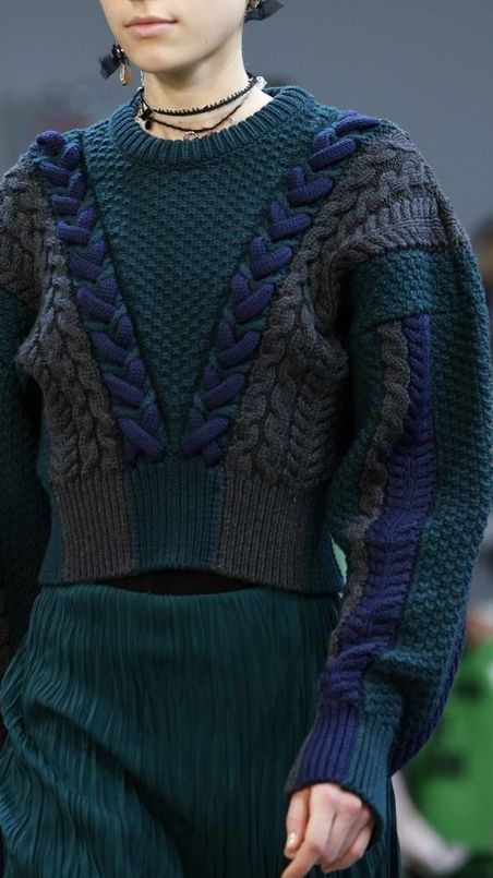 Knitting Fashion Design 2022, Haute Couture Knitwear, Fall 23 Fashion Trends, Couture Knitwear, Knit Fashion Runway, Trending Crochet Patterns, Spooky Fashion, Knitwear Trends, Knitwear Inspiration