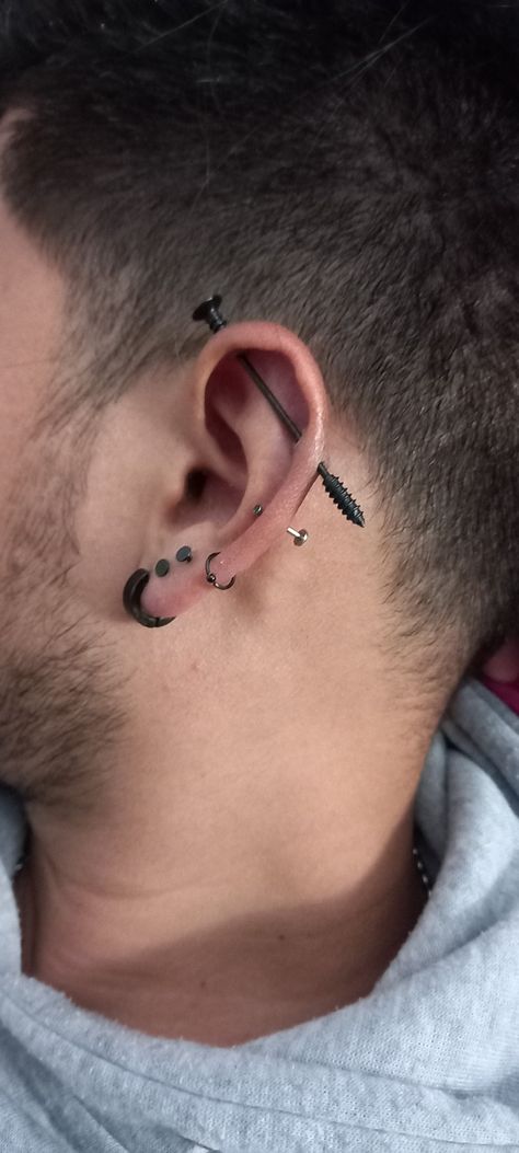 Ear Piercings For Men, Ear Piercings Men, Man Piercing, Triple Ear Piercing, Orr Piercing, Piercing Lobe, Guys Ear Piercings, Men's Piercings, Multiple Ear Piercings