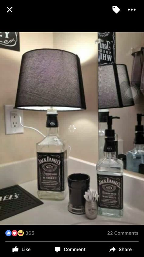 Mancave Bathroom, Jack Daniels Bottle, Old Wine Bottles, Liquor Bottle Crafts, Empty Wine Bottles, Man Cave Home Bar, Deco Luminaire, Man Caves, Bottle Lamp