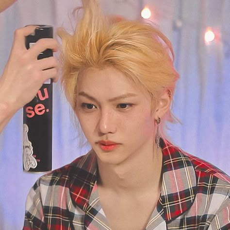 felix messy hair | lee felix | yongbok lee | straykids | skz Black Hair Aesthetic, Felix Sunshine, Kids Mood, Lee Yongbok, Stay Kids, Kids Fans, Hair Icon, Celebrity Look Alike, Felix Yongbok