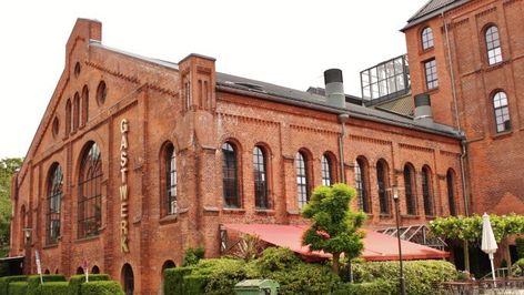 Victorian Industrial Architecture, Red District, Warehouse Exterior, Brick Factory, Brick Warehouse, Mancave Garage, Theme Park Map, Factory House, Architecture Classic