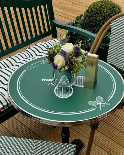 Watching Tennis Outfit, Tennis Wimbledon Aesthetic, Tennis Activation, Wimbledon Aesthetic, Tennis Racquet Decor, Tennis Pavilion, Gala Decor, Tennis Core, Cartier Bag