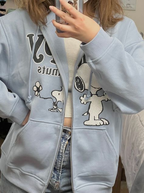 Snoopy Collage Wallpaper, Where To Buy Hoodies, Snoopy Shopping, Blue Aesthetic Fashion, Snoopy Outfit, Snoopy Clothes, Cute Outfits Aesthetic, Zip Up Hoodie Outfit, Hoodie Outfit Aesthetic