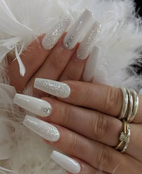 White Acrylic Nails With Glitter, Acrylic Nails With Glitter, Of White Nails, Diamond Nail Designs, Nails With Glitter, White Acrylic Nails, Long Nail, White Nail Art, White Nail Designs