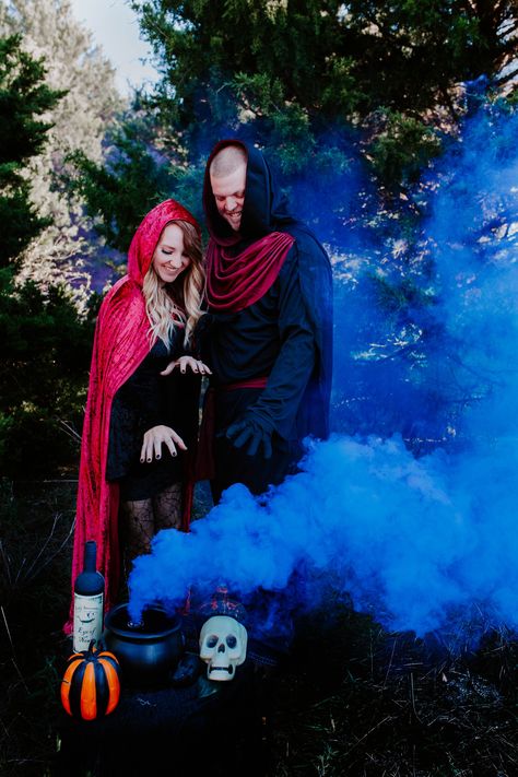 Halloween General Reveal, Gender Reveal Ideas Halloween, Horror Theme Gender Reveal, Witch Gender Reveal, Cauldron Gender Reveal, Gender Reveal Cauldron, Boo-y Or Ghoul Gender Reveal Decorations, Smokebomb Gender Reveal Photoshoot Ideas, Reveal Photoshoot