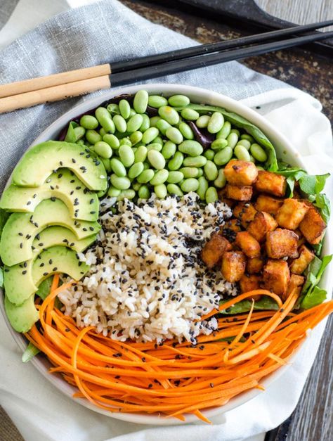 Sriracha Baked Tofu Brown Rice Bowls | vegan poke, gluten-free Poke Rice, Brown Rice Bowl Recipe, Brown Rice Cooking, Rice Bowls Healthy, Bowls Healthy, Vegan Dinner Recipes Easy, Poke Bowls, Rice Bowls Recipes, Vegan Lunch Recipes