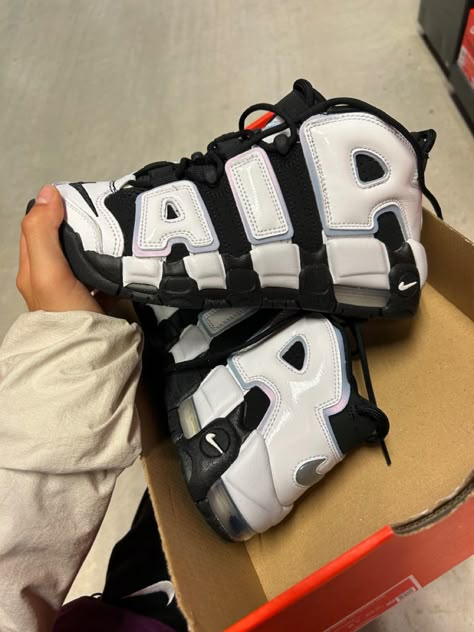 Up Tempo Nike, Nike Uptempo, 47 Street, Nike Sneakers Outfit, Nike Black And White, Shoes Board, Heels Slippers, Bday Wishlist, Pretty Shoes Sneakers