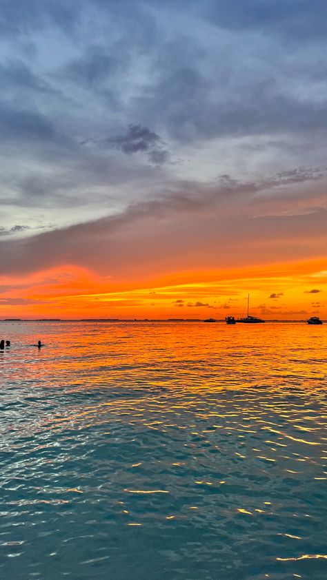 Isla mujeres Mexico pacific side summer island ocean beach Mexico Wallpaper, America Trip, Summer Island, Birthday Trip, Vacation Inspiration, Sky Pictures, Mexico Vacation, 2025 Vision, Summer Dream