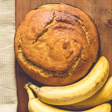 Rice Cooker Banana Bread, Rice Cooker Bread, Rice Cooker Cake, Banana And Rice, Perfect Banana Bread, Sour Cream Banana Bread, Truck Living, Dorm Food, Rice Cooker Steamer