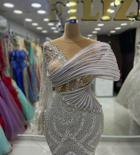 FILIZ on Instagram: "Dress by @filizi_dress" Vday Dress, Dresses With Pearls, Structured Gown, Structured Fashion, Aso Ebi Style, Bride Reception Dresses, Ladies Design, African Bridal Dress, White Evening Gowns