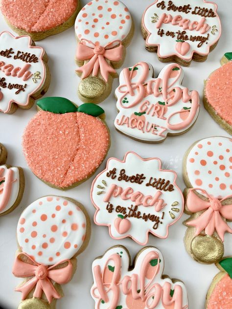 Sweet As A Peach Gender Reveal, Peach Themed Desserts, Peach Theme Cupcakes, Baby Girl Shower Ideas Summer, Peachy Baby Shower Ideas, Sweet Peach Birthday, Baby Shower Food Summer, Peach Baby Shower Centerpieces, August Baby Shower Ideas Girl