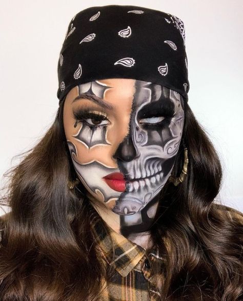 Chicana Skull Makeup, Chicano Makeup Halloween, Chola Halloween Makeup, Skull Clown Makeup, Half Clown Makeup, Cholo Makeup, Cholo Clown Makeup, Easy Creepy Halloween Makeup, Chicano Makeup